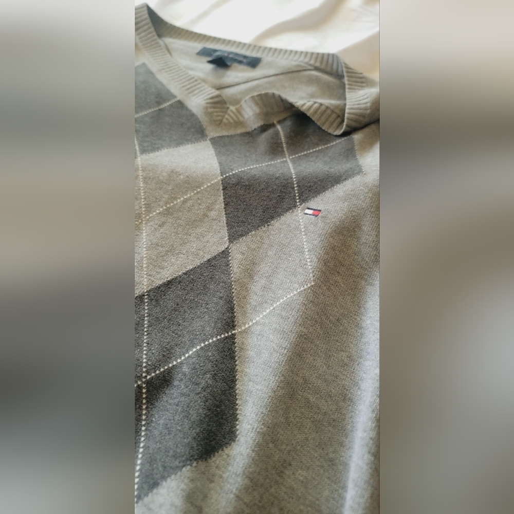 Tommy Hilfiger sweater